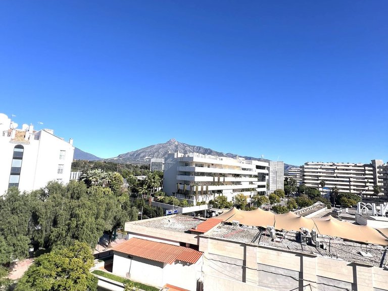 Apartment for Sale in Puerto Banús, Malaga 8
