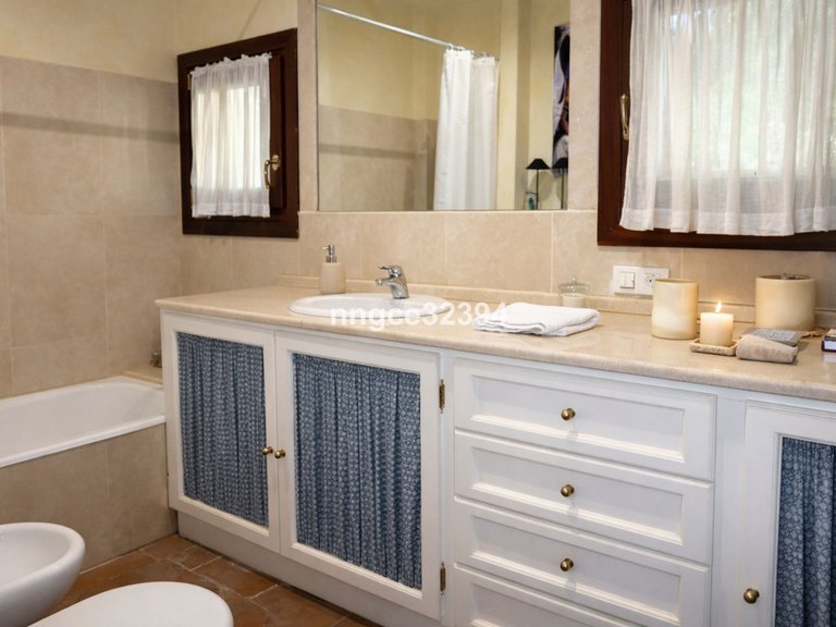 Villa for Sale in Sotogrande Costa, Cadiz 35