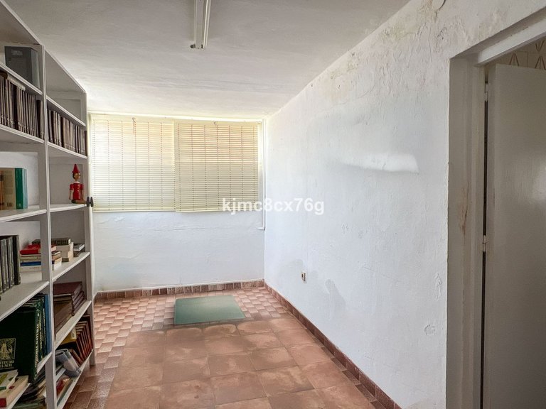 Villa for Sale in Marbella, Malaga 17