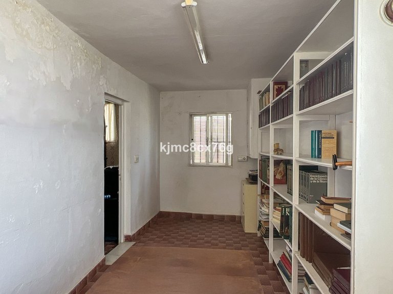 Villa for Sale in Marbella, Malaga 18
