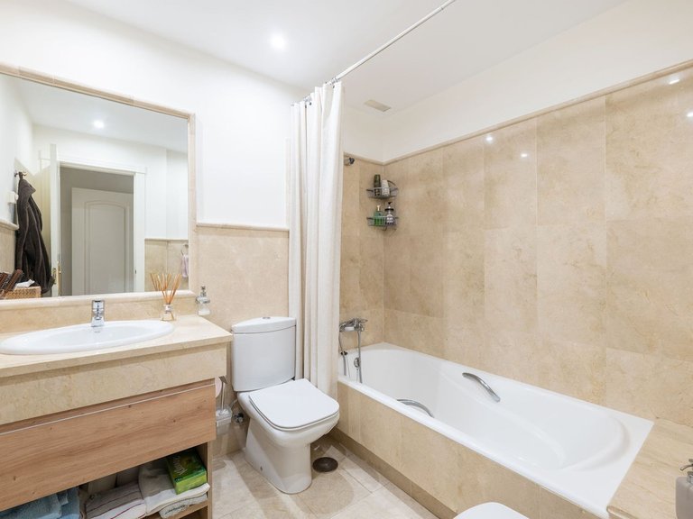 Apartment for Sale in Los Monteros, Malaga 16
