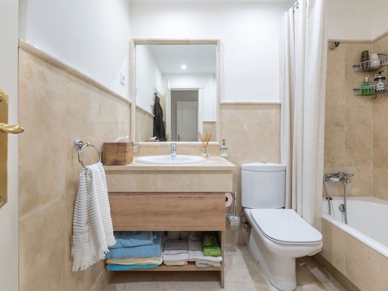Apartment for Sale in Los Monteros, Malaga 17