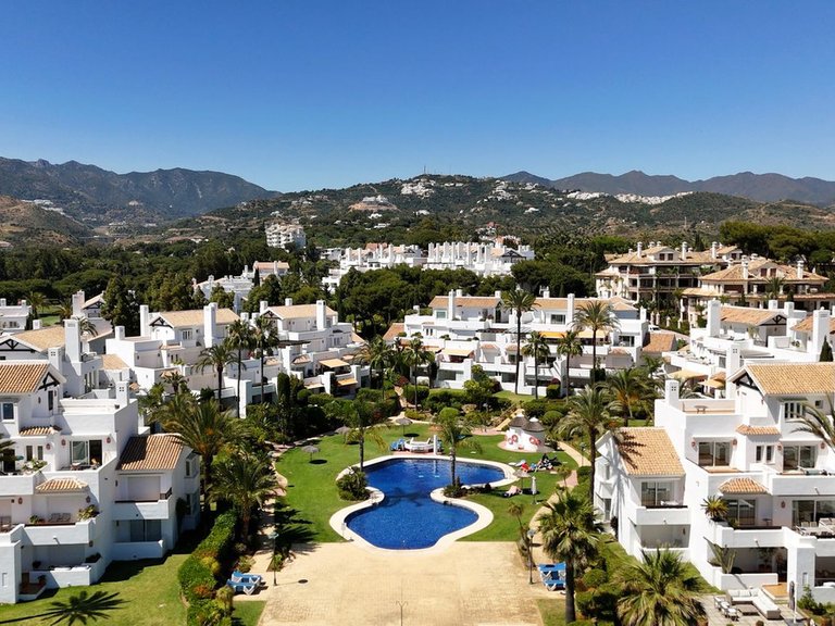 Apartment for Sale in Los Monteros, Malaga 27