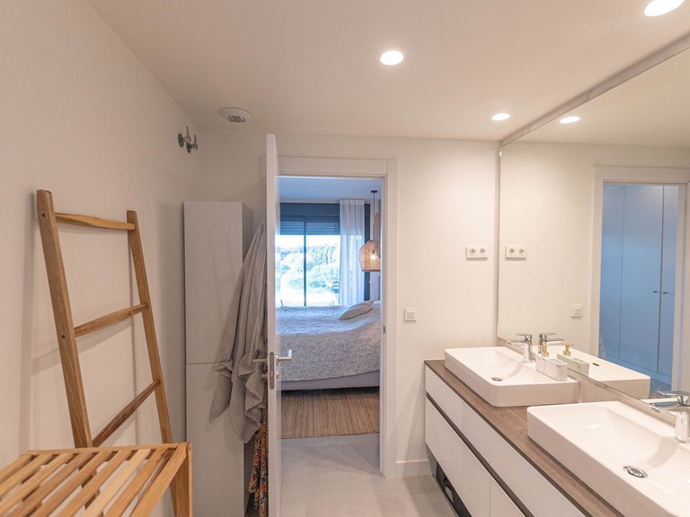 Apartment for Sale in New Golden Mile, Malaga 14