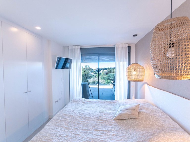 Apartment for Sale in New Golden Mile, Malaga 15