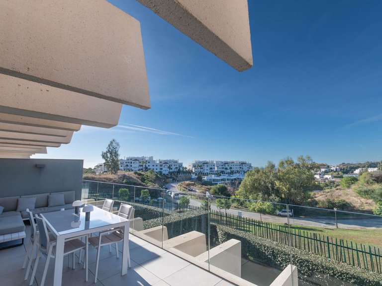 Apartment for Sale in New Golden Mile, Malaga 3
