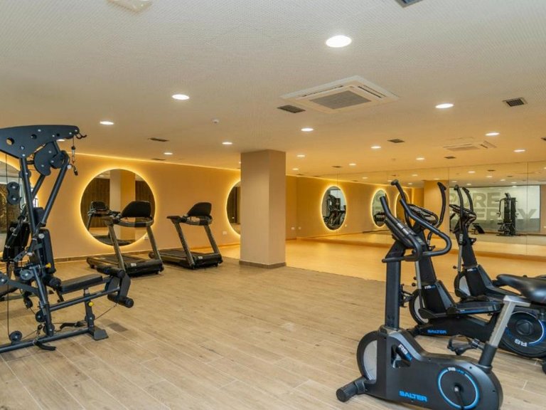 Apartment for Sale in New Golden Mile, Malaga 36