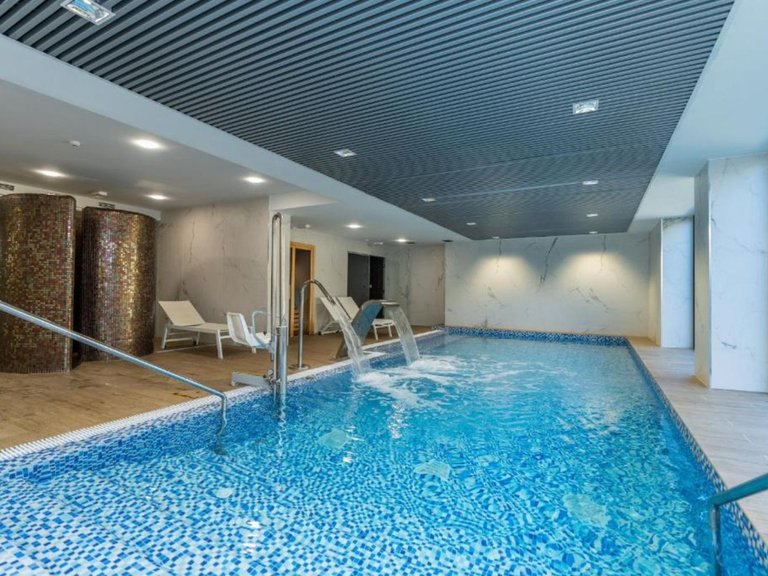 Apartment for Sale in New Golden Mile, Malaga 37