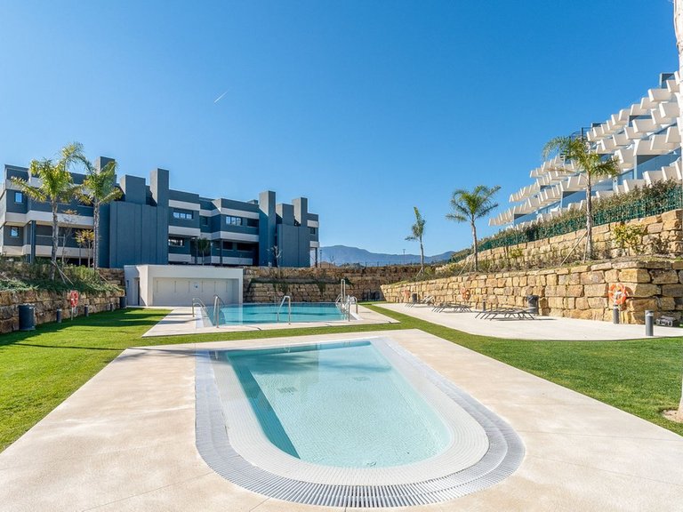 Apartment for Sale in New Golden Mile, Malaga 38
