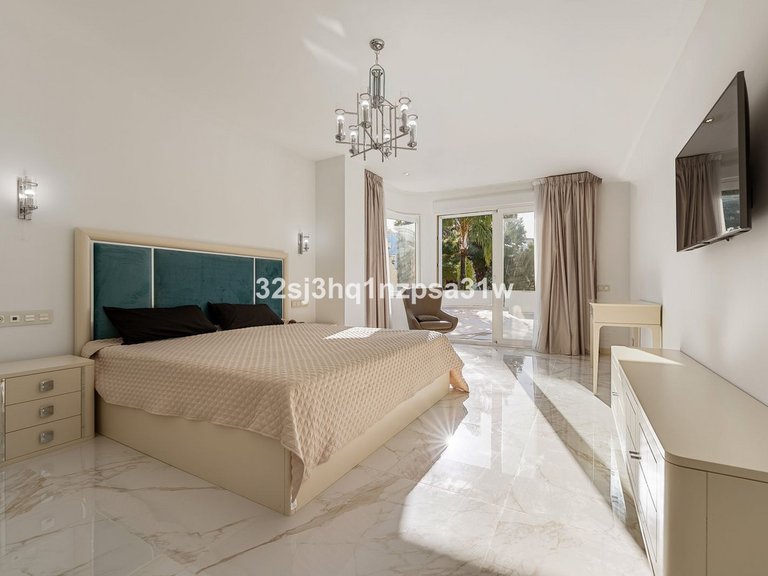 Apartment for Sale in Marbella, Malaga 11