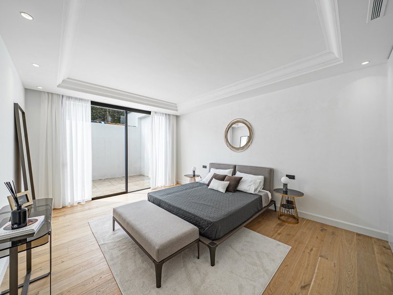 Villa for Sale in The Golden Mile, Malaga 20