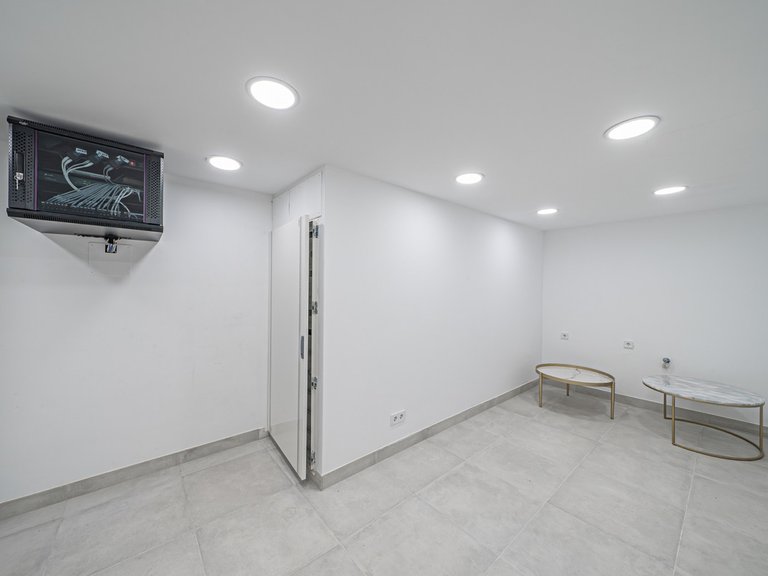 Villa for Sale in The Golden Mile, Malaga 37