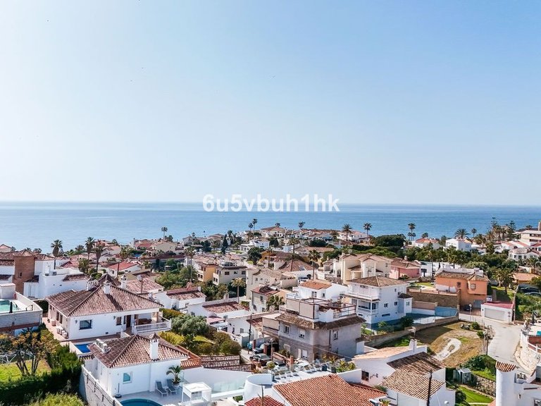 Villa for Sale in El Faro, Malaga 11