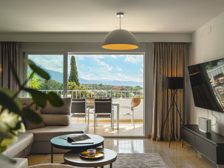 Apartment for Sale in Nueva Andalucía, Malaga 1