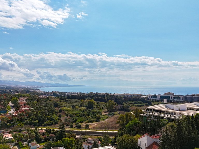 Apartment for Sale in Nueva Andalucía, Malaga 2