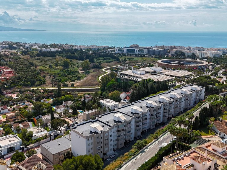 Apartment for Sale in Nueva Andalucía, Malaga 23