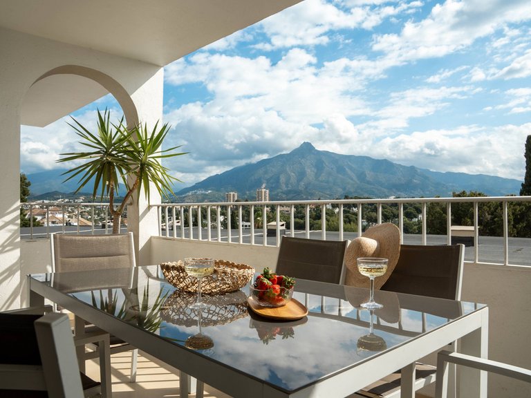 Apartment for Sale in Nueva Andalucía, Malaga 3