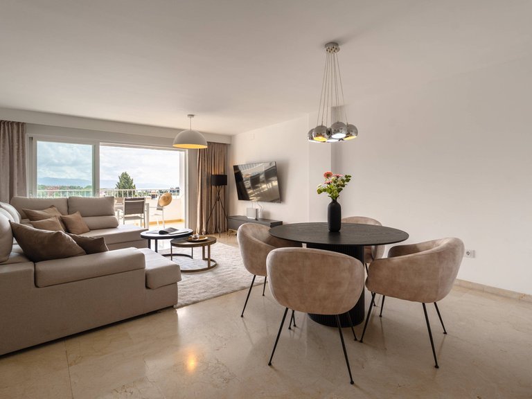 Apartment for Sale in Nueva Andalucía, Malaga 4