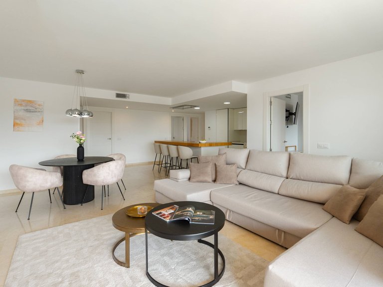 Apartment for Sale in Nueva Andalucía, Malaga 6