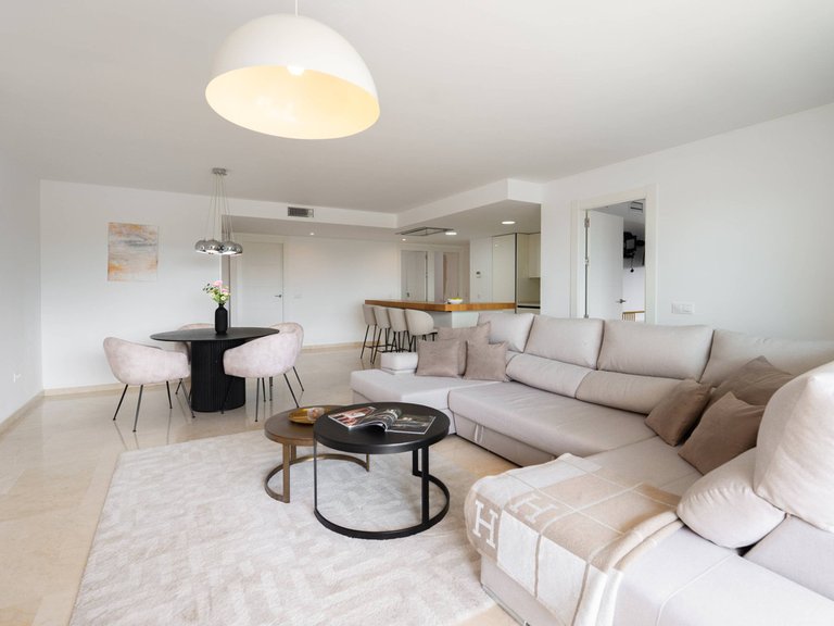 Apartment for Sale in Nueva Andalucía, Malaga 8