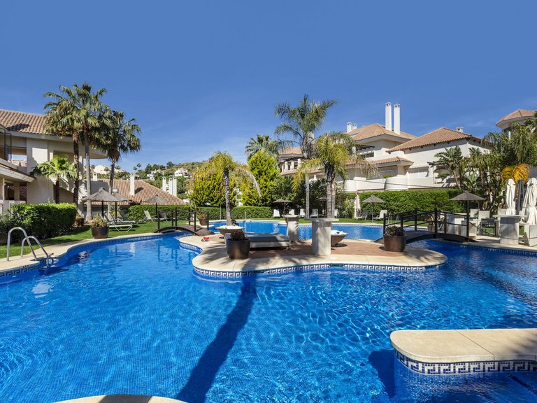 Apartment for Sale in Nueva Andalucía, Malaga 1