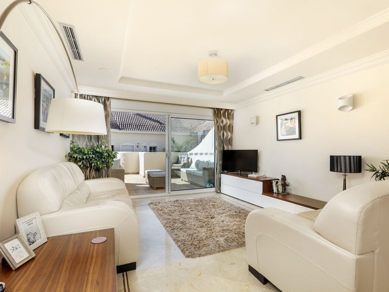 Apartment for Sale in Nueva Andalucía, Malaga 2