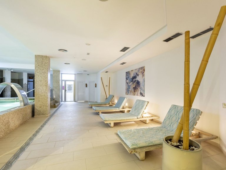 Apartment for Sale in Nueva Andalucía, Malaga 24