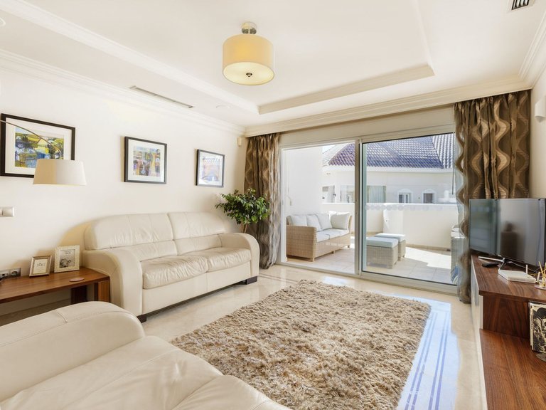 Apartment for Sale in Nueva Andalucía, Malaga 4