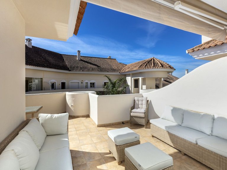 Apartment for Sale in Nueva Andalucía, Malaga 8