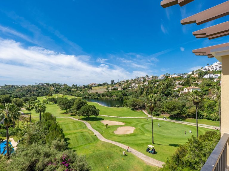 Apartment for Sale in Los Arqueros, Malaga 25