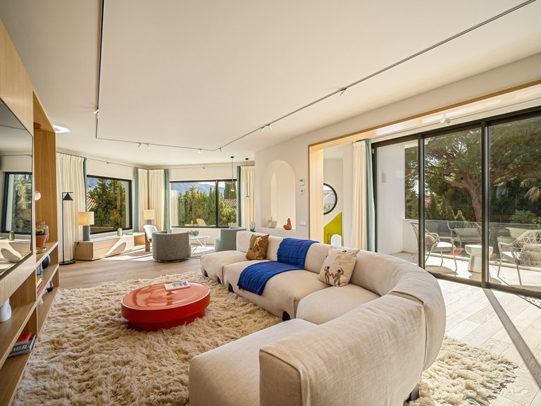 Villa for Sale in Costa del Sol Nueva Andalucía, Malaga 8