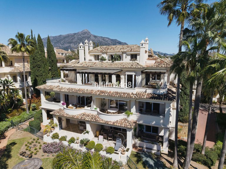 Apartment for Sale in Nueva Andalucía, Malaga 29