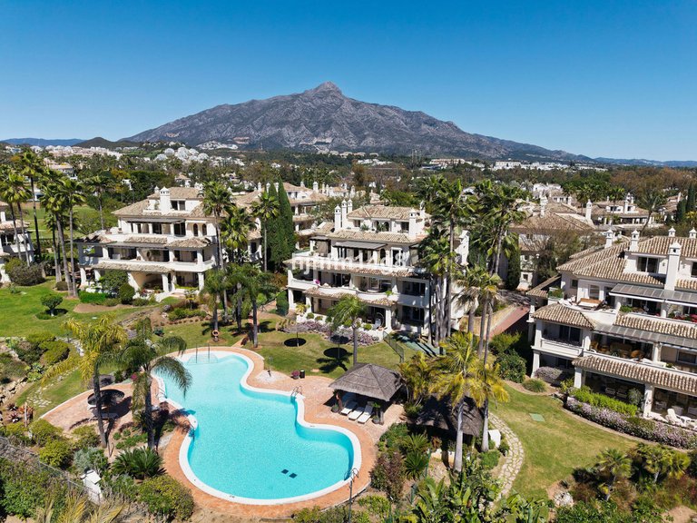 Apartment for Sale in Nueva Andalucía, Malaga 30
