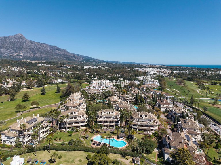 Apartment for Sale in Nueva Andalucía, Malaga 32