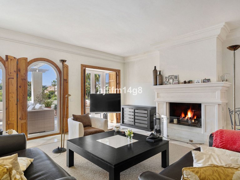 Apartment for Sale in Nueva Andalucía, Malaga 5