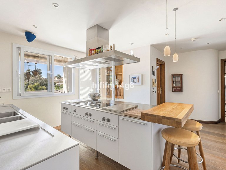 Apartment for Sale in Nueva Andalucía, Malaga 8