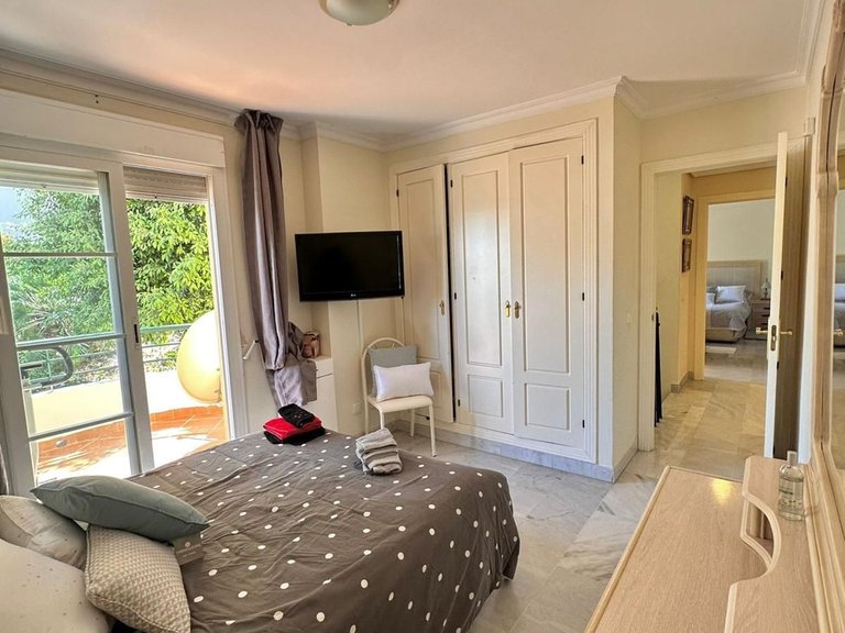 Apartment for Sale in Nueva Andalucía, Malaga 5