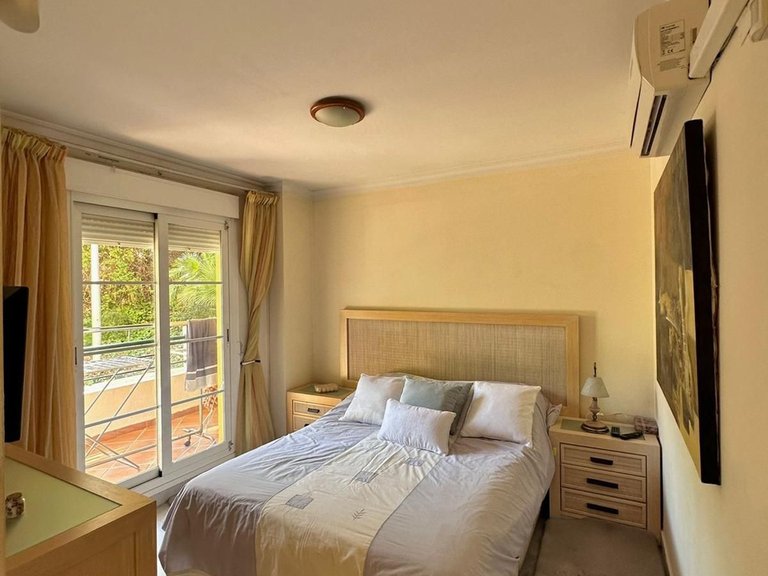 Apartment for Sale in Nueva Andalucía, Malaga 6