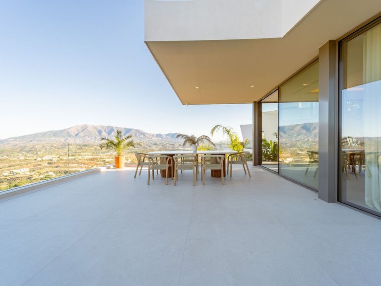 Villa for Sale in La Cala Golf, Malaga 10