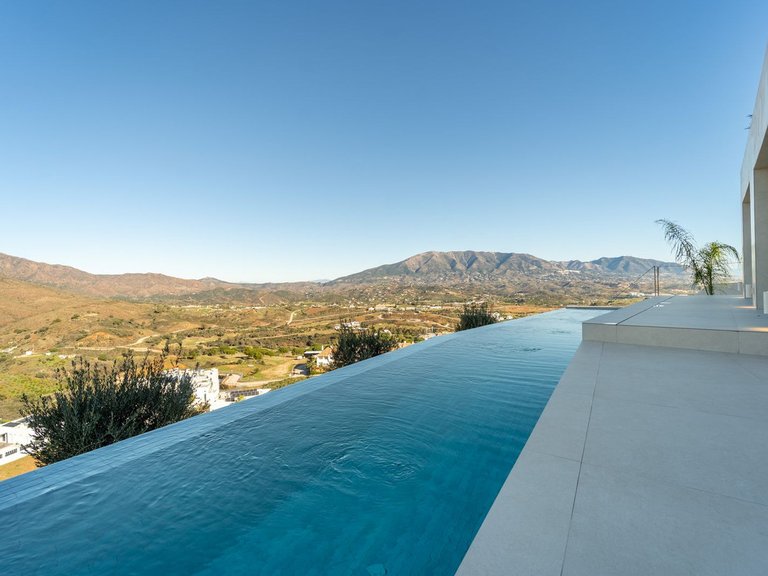 Villa for Sale in La Cala Golf, Malaga 7