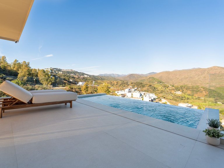 Villa for Sale in La Cala Golf, Malaga 8