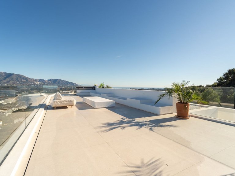 Villa for Sale in La Cala Golf, Malaga 9