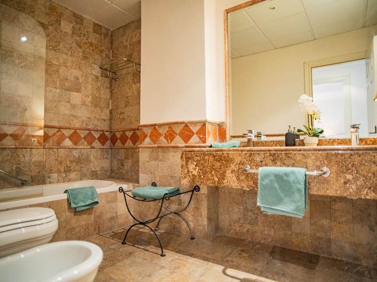 Apartment for Sale in El Paraiso, Malaga 19