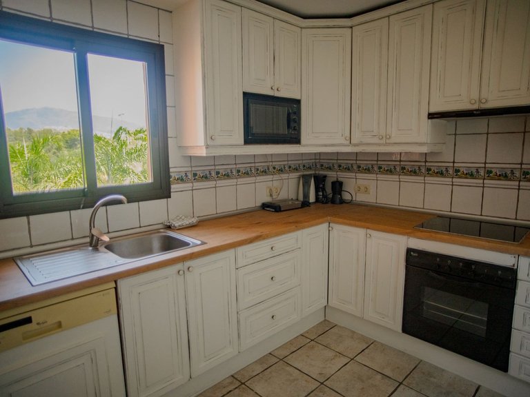 Apartment for Sale in El Paraiso, Malaga 26