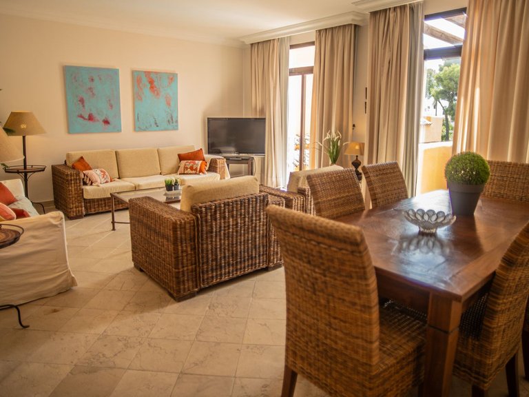 Apartment for Sale in El Paraiso, Malaga 4