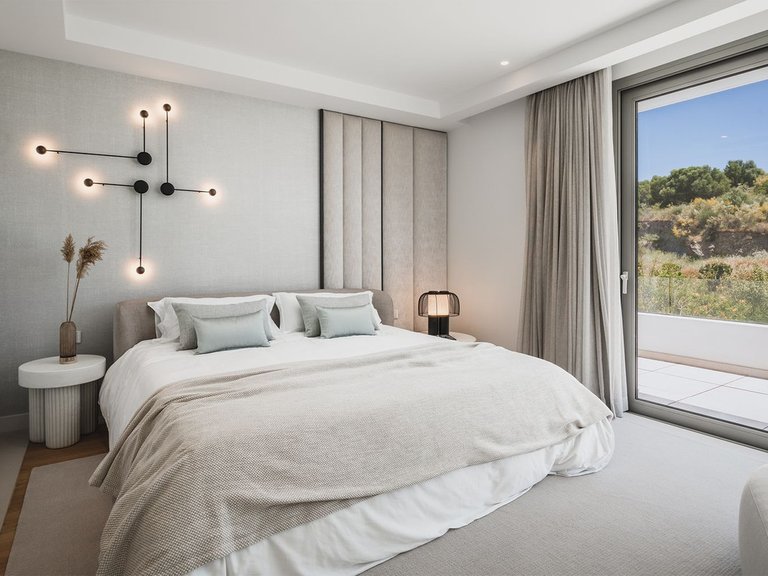 Villa for Sale in Costa del Sol El Paraíso, Estepona, Malaga 3