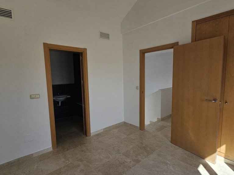 Villa for Sale in Doña Julia, Malaga 7