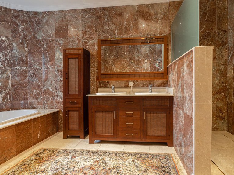Villa for Sale in El Paraiso, Malaga 22