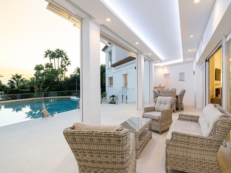 Villa for Sale in El Paraiso, Malaga 3