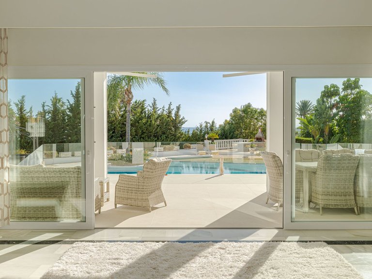 Villa for Sale in El Paraiso, Malaga 4
